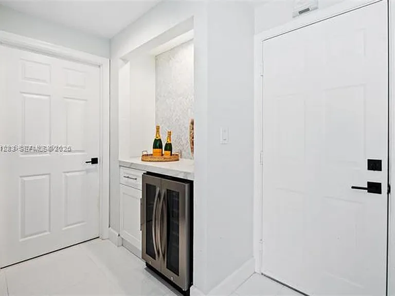 18755 SW 27th Ct #Townhouse 18755 — Photo 7