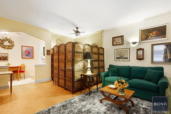 Sold by Bond New York | media 4