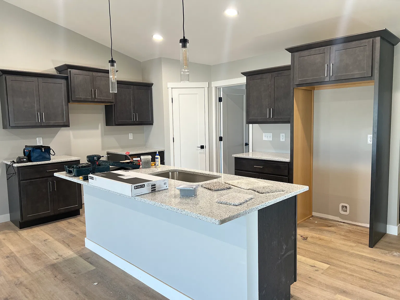 4 bed, 2577 sqft, $3,100 — Photo 4