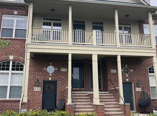 438 Old Pine Way #1, Walled Lake, MI 48390