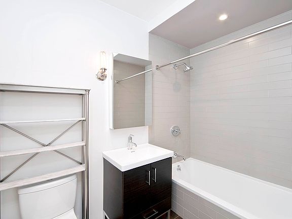 4th image of 139 N 10th St APT 3F