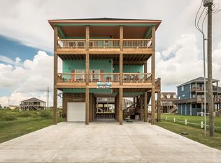 1129 Blue Water Dr, Crystal Beach, TX 77650