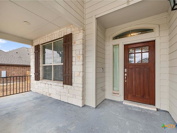 2nd image of 1305 Roma St