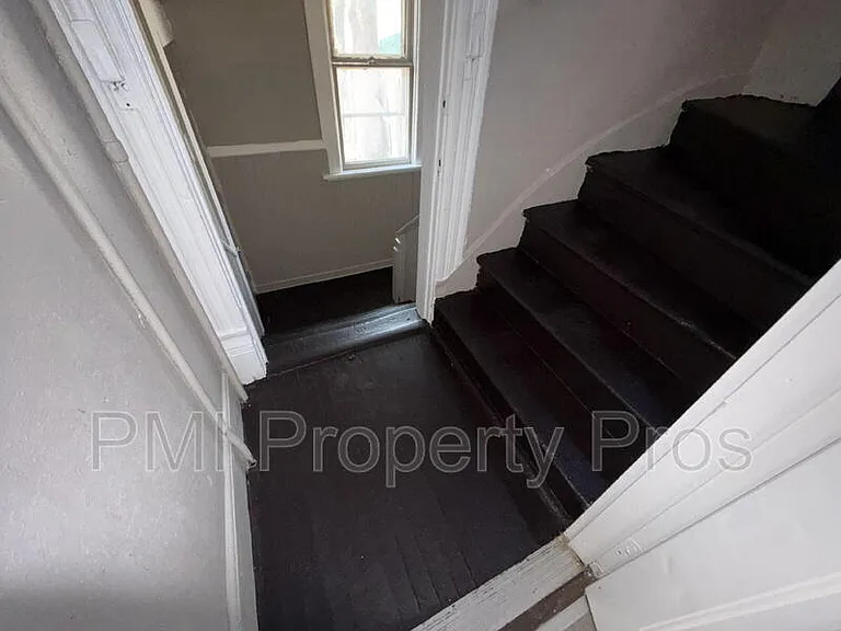 1943 N 38th St — Photo 21