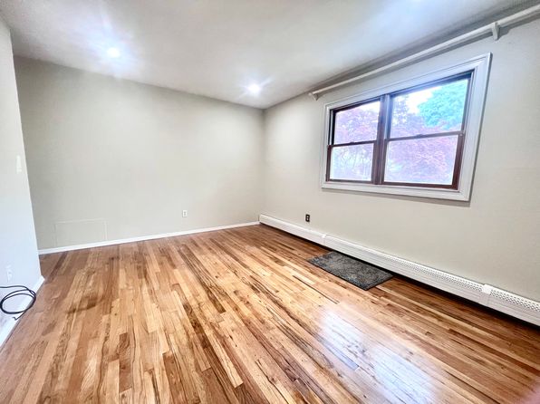 (undisclosed Address), Islip Terrace, NY 11752