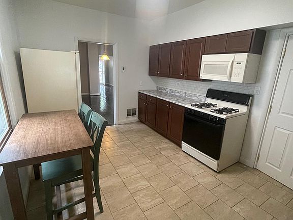 5th image of 425 Ludlow St Lot 31