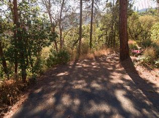 200 Boulder Dr, Williams, OR 97544