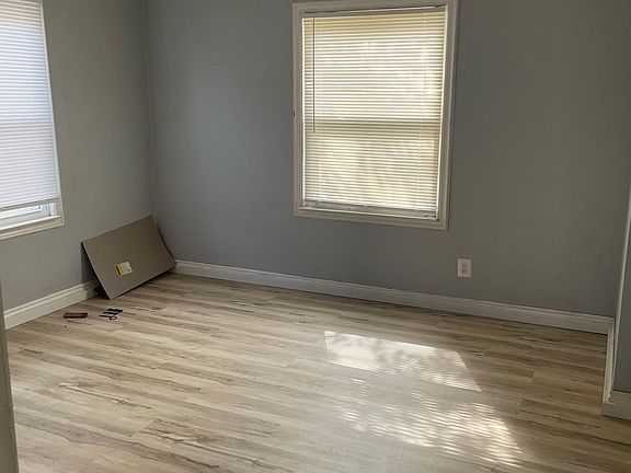 5th image of 28552 Hillview St APT 1