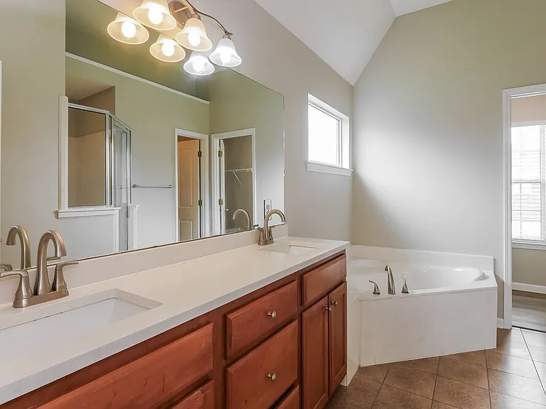 80 Tate Dr — Photo 11