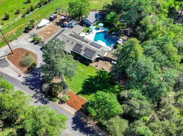 3903 Peach Dr, Loomis, CA 95650