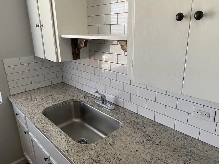 W Magnolia Ave — Photo 9