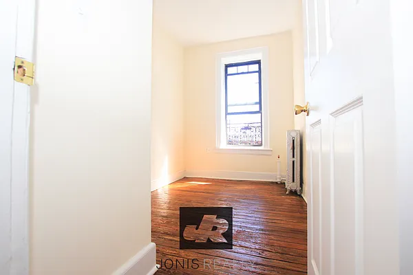 Rented by Jonis Realty | media 24