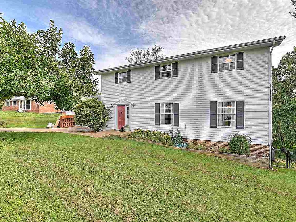 1st image of 923 Martingale Dr