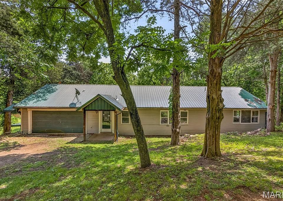 1st image of 554 Point Rd