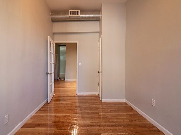 4th image of 107 Troutman St APT 1