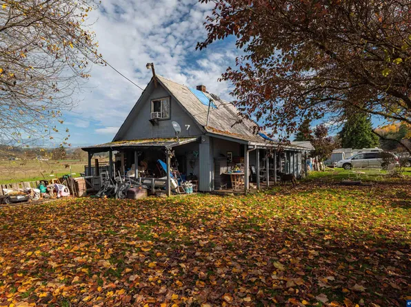 1715 Cascade Dr, Lebanon, OR 97355