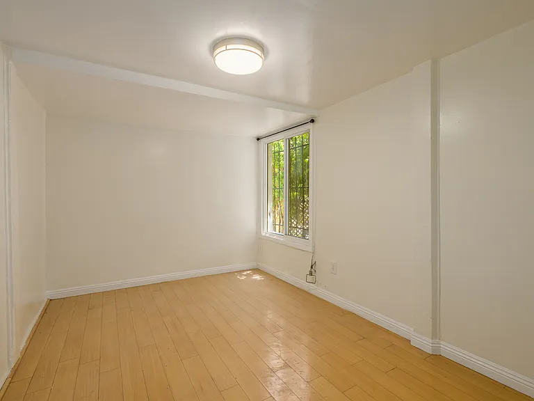 1325 N Orange Dr — Photo 9
