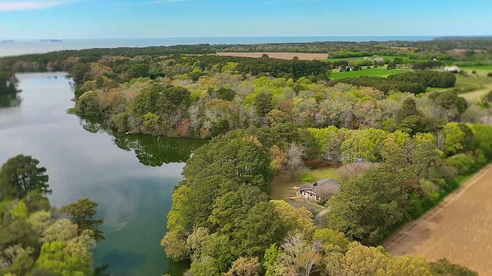 1st image of 2483 Pond Drain Dr