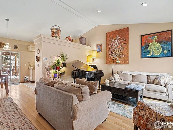 4th image of 424 Walden Way