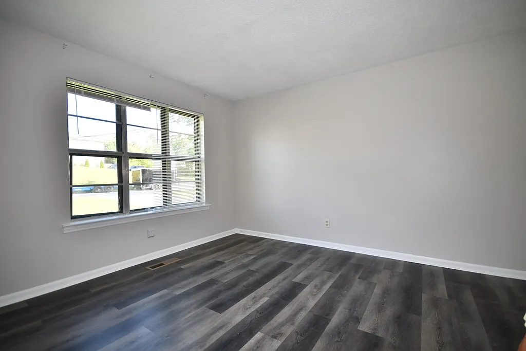 3 bed, 2.5 bath, $1,800 — Photo 2