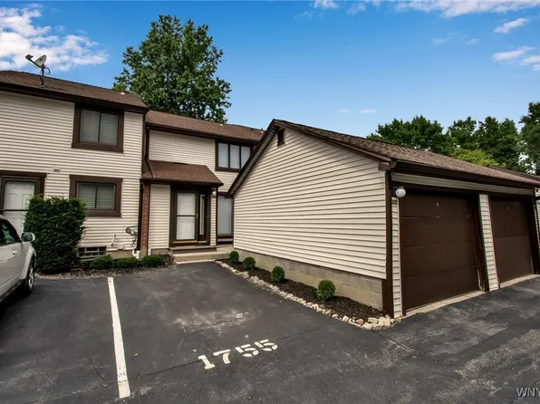 1755 Charlesgate Cir, East Amherst, NY 14051
