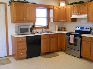 60508 Woodland Dr, Dowagiac, MI 49047