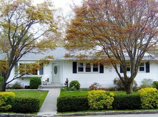 22 Chestnut St, Ardsley, NY 10502
