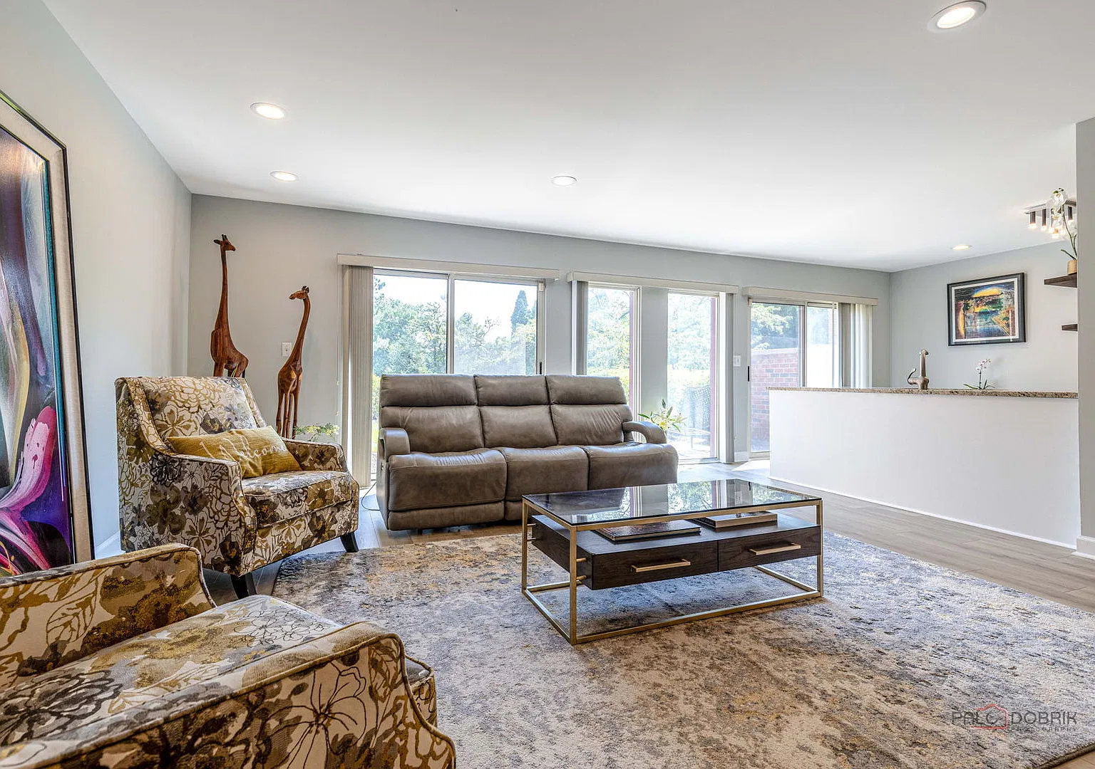 3 bed, 2.5 bath, 2106 sqft, $3,950 — Photo 3