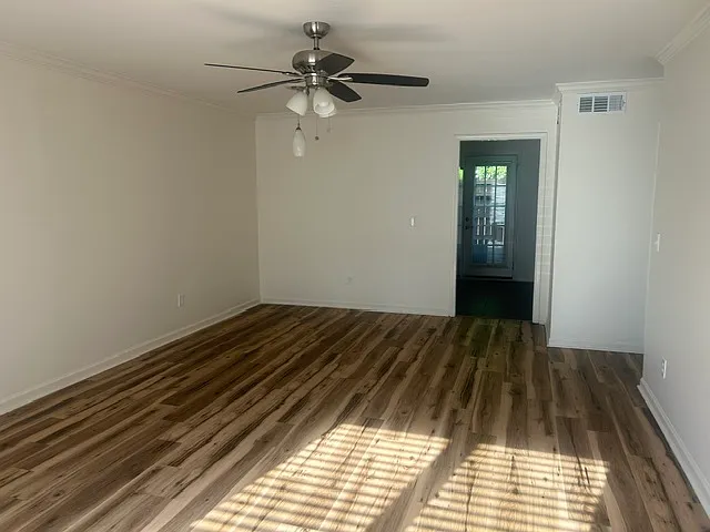 2 bed, 1.5 bath, 1224 sqft, $1,650 — Photo 3