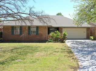 5808 N Seminole Ct, Warr Acres, OK 73132