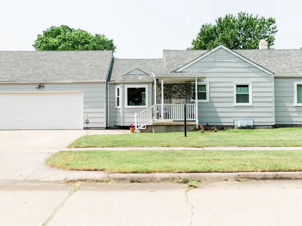 1331 S George Washington Dr, Wichita, KS 67211