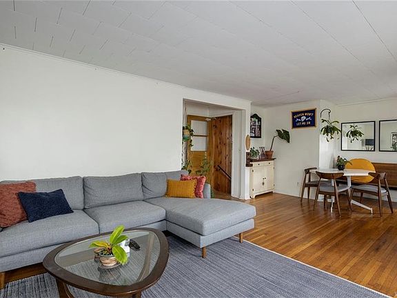 5th image of 585 Richmond Ave