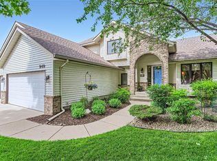949 Trillium Ct, Eagan, MN 55123