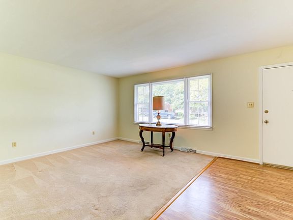 4th image of 4612 Long Acre Dr NE