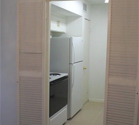 4th image of 2121 Fountain View Dr APT 83E