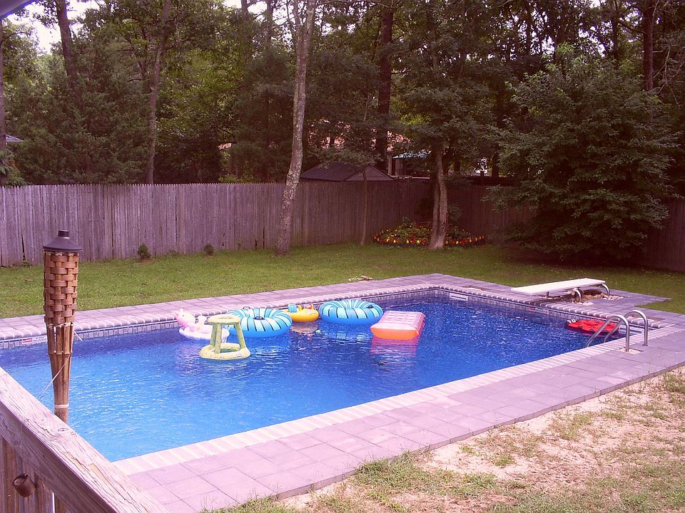 2nd image of 426 Brookhaven Ave