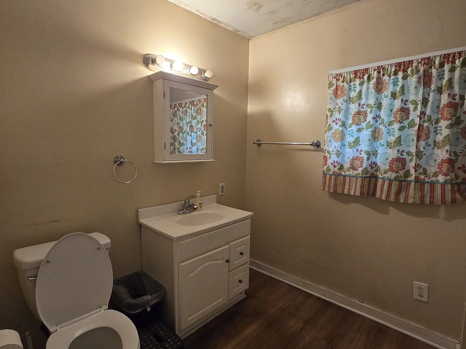 3 bed, $2,500 — Photo 2