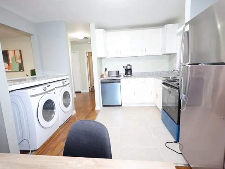 2202 Dering Cir NE #1 — Photo 12