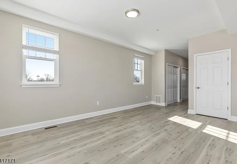 156 N Auten Ave — Photo 29
