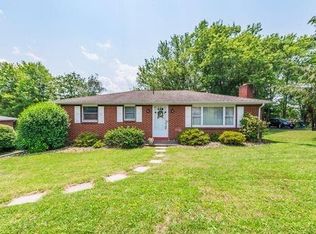 26 Elgin Dr, Greensburg, PA 15601