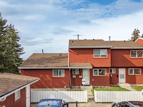10688 Beaumaris Rd NW, Edmonton, AB T5X 3N4