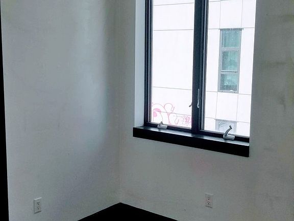 4th image of 277 Evergreen Ave #3BB