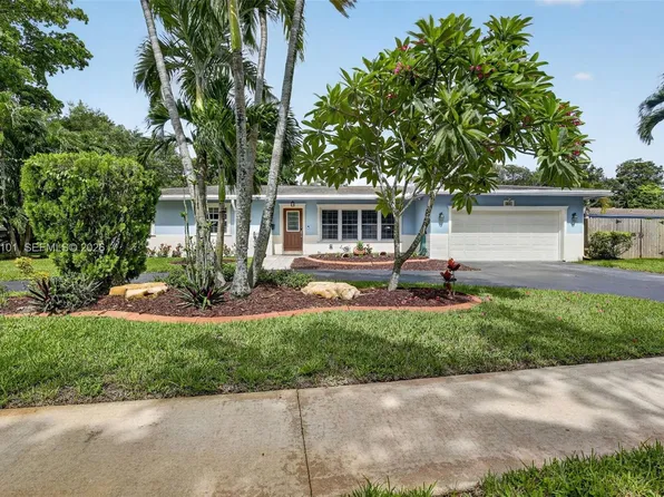 801 Ixora Ln, Plantation, FL 33317