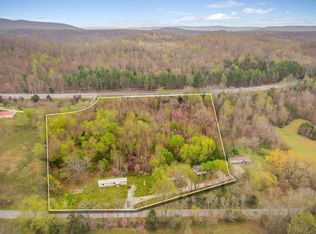 290 Twin Oaks Rd, Livingston, TN 38570