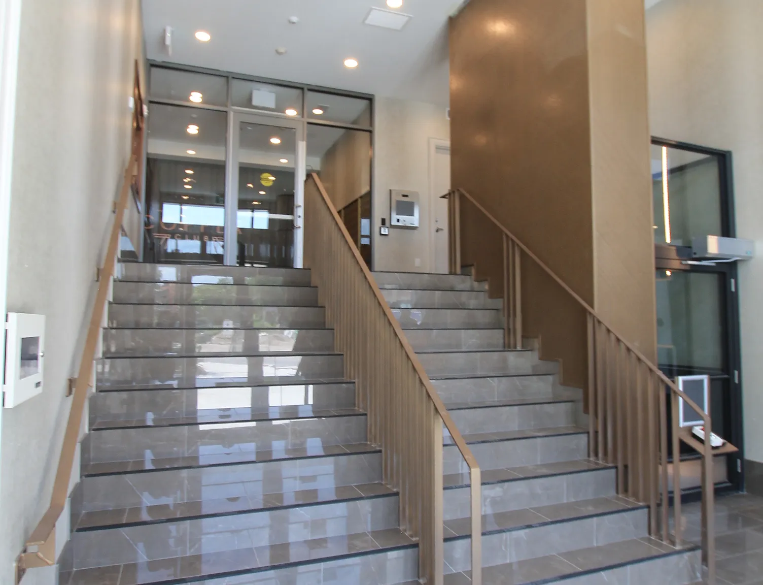 209 Arthur Street South — Photo 4