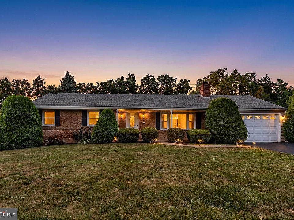 1st image of 936 Emily Dr
