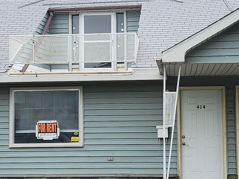 1st image of 414 W 1st St