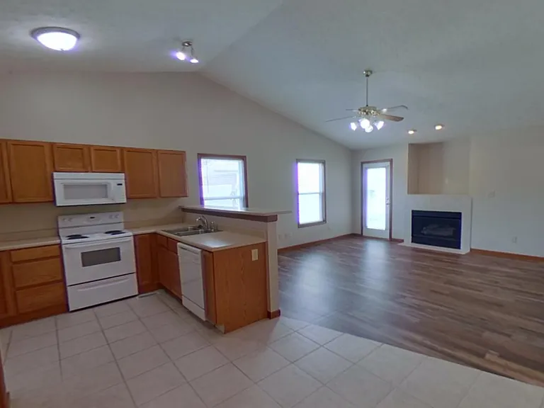 3915 Ledyard St — Photo 3