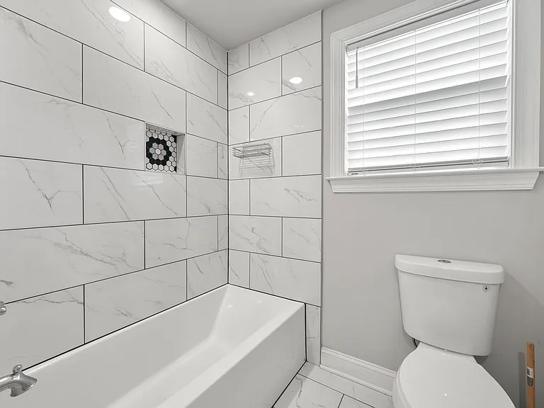 2322 Greenland Ave — Photo 12