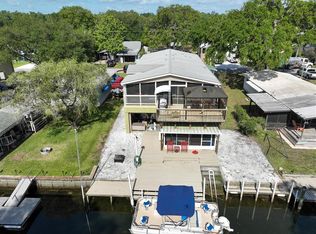 6045 Waverly Rd, Weeki Wachee, FL 34607